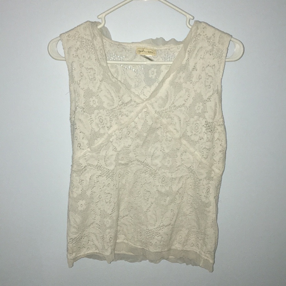 white lace tank!